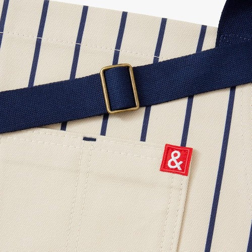MLBâ¢ Cooperstown New York Yankeesâ¢ Essential Apron