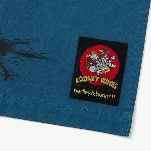 Looney Tunes Wile E. Coyoteâ¢ and Road Runnerâ¢ Essential Apron