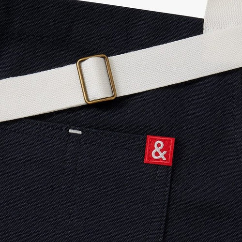 MLBâ¢ New York Yankeesâ¢ Essential Apron