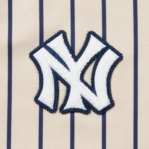 MLBâ¢ Cooperstown New York Yankeesâ¢ Essential Apron