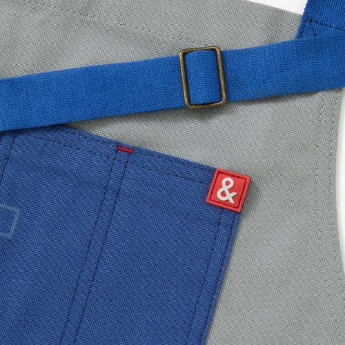 STAR WARSâ¢ R2-D2 Essential Apron