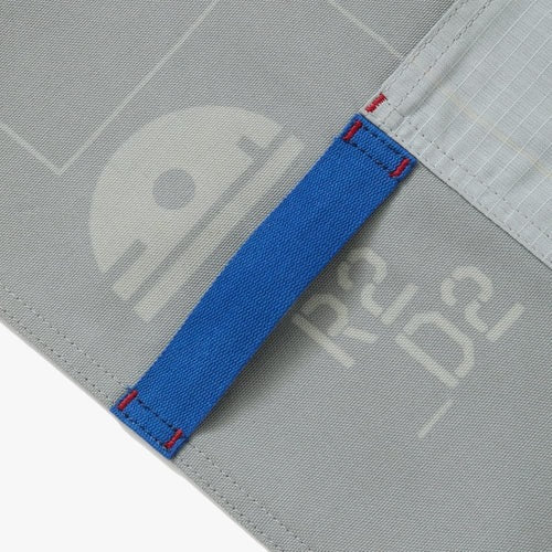 STAR WARSâ¢ R2-D2 Essential Apron